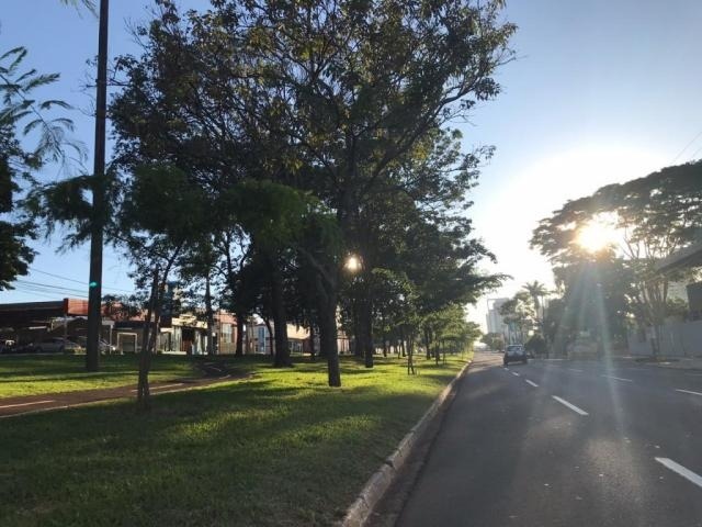Em Campo Grande, o dia amanheceu com céu claro (Foto: Fernanda Palheta)