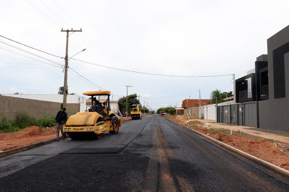 Após finalizar drenagem, Prefeitura inicia pavimentação da Rua João Silva Notícias de Três Após finalizar drenagem, Prefeitura inicia pavimentação da Rua João Silva Notícias de Três