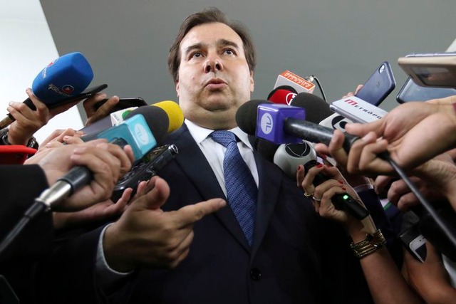 Presidente da Câmara dos Deputados, Rodrigo Maia, fala à imprensa após participar de reunião do grupo de trabalho criado para analisar o pacote anticrime. - Fabio Rodrigues Pozzebom/Agência Brasil