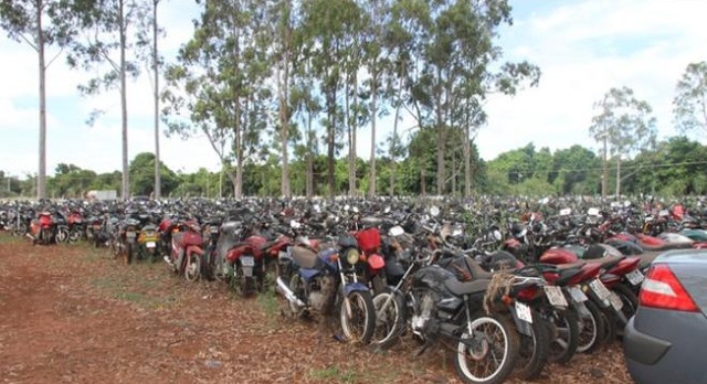 Entre os veículos a serem leiloados estão motocicletas de vários modelos e marcas - Reprodução/Detran-MS
