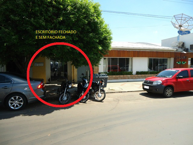 Escritório permanece fechado e não possui fachada