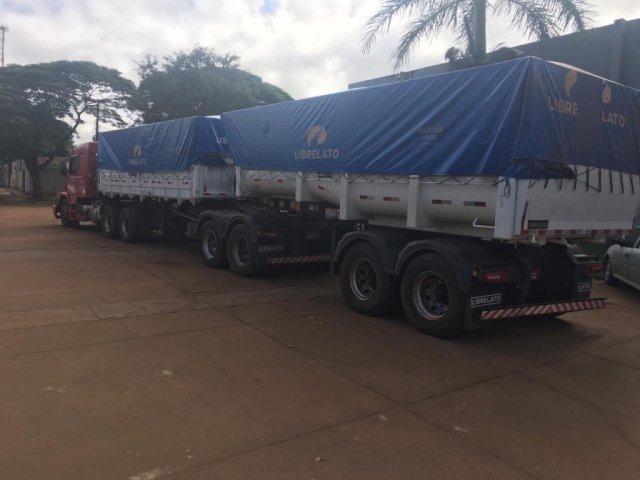 Carreta que era usada para transportar quase meia tonelada de cocaína (Foto: Divulgação)