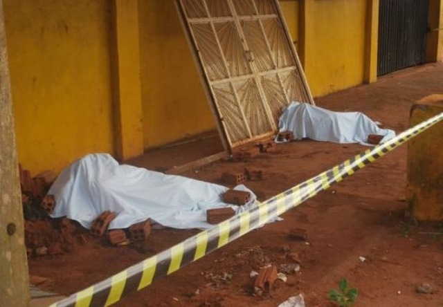 As vítimas apresentavam vários ferimentos provocados por faca, principalmente no pescoço - Reprodução/Aral Moreira News