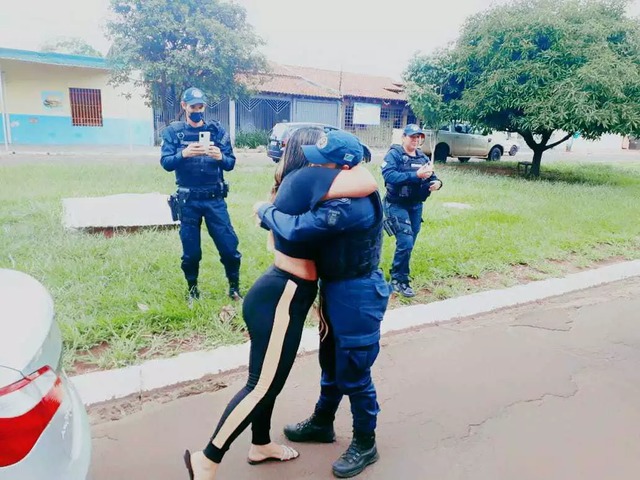 Beijinhos e abraços para selar o