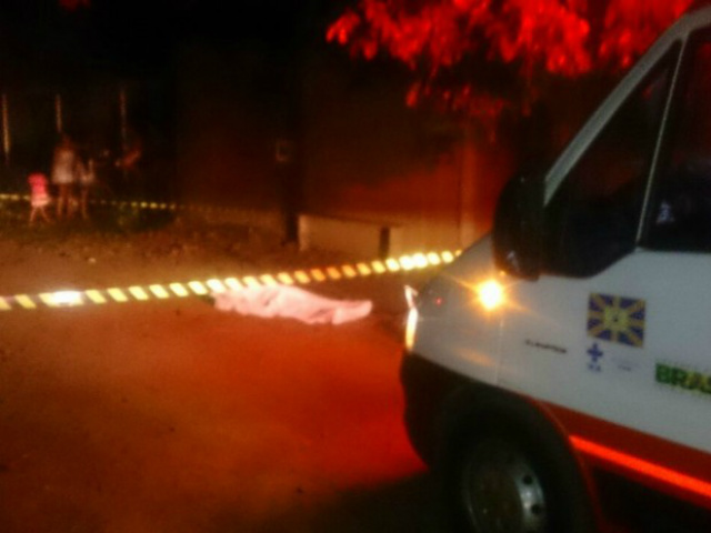 Segundoa a polícia, vítima era ex-usuária de drogas (Foto: Fabiano Arruda/TV Morena)