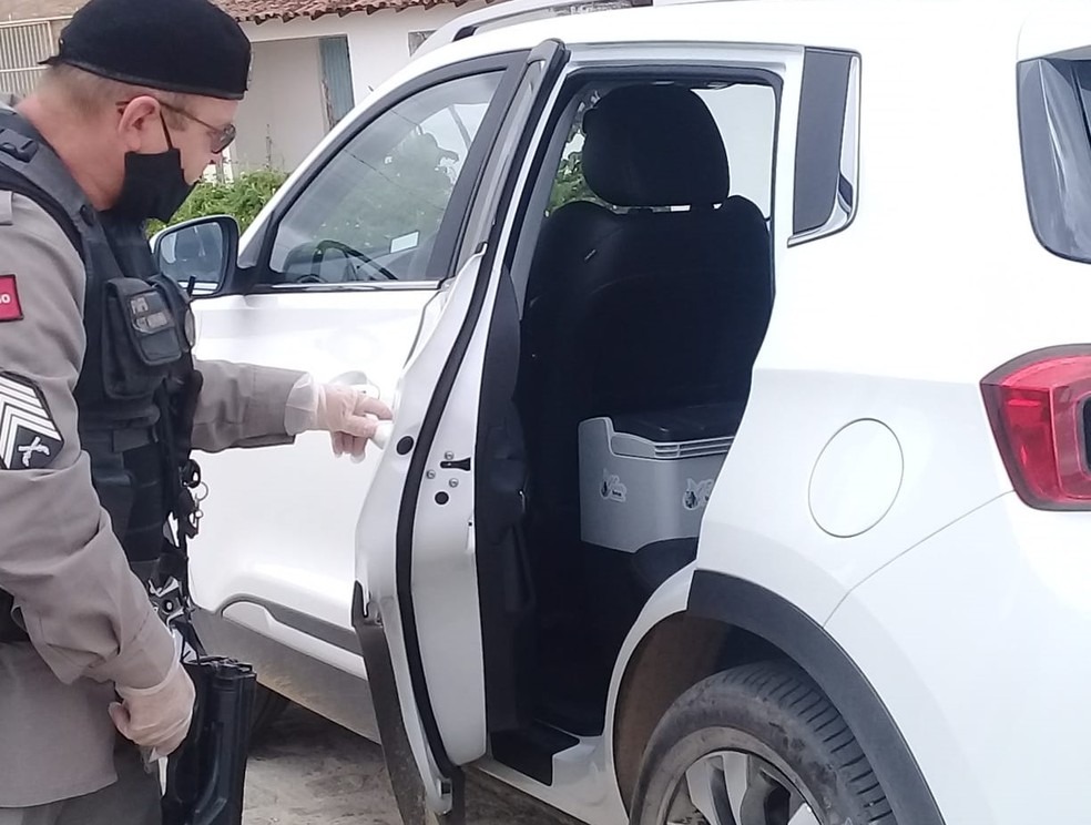 Enfermeira que transportava 70 doses de vacina contra Covid-19 tem carro roubado, na Paraíba — Foto: Diculgação/Polícia Militar