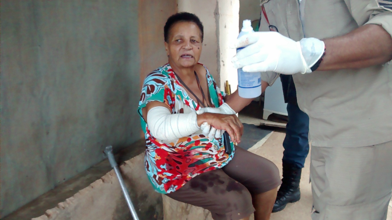 A taxista Cleuza Maria Gomes (62), a Dona Cleuza “Taxista” como é conhecida na cidade de Três Lagoas (MS) foi agredida pelo ex marido, na tarde de ontem (25). Foto: Rádio Caçula.