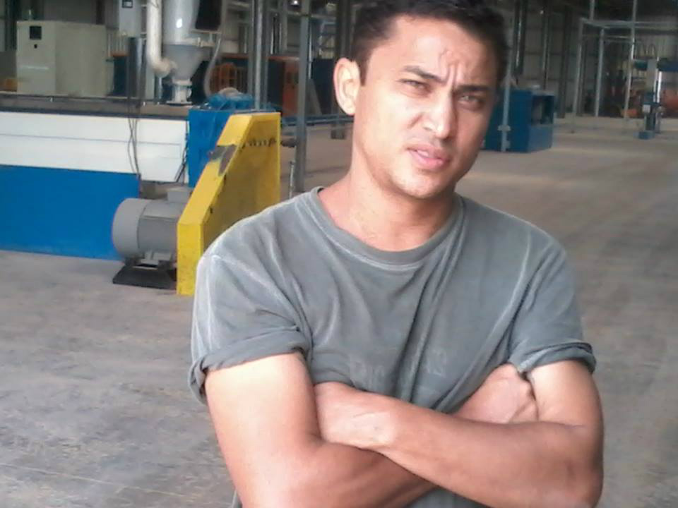 Márcio Alencar de 36 anos está em situação grave  quebrou as duas pernas, fraturou a bacia, fêmur e teve complicações nos olhos com ferimentos graves.Foto:Arquivo pessoal