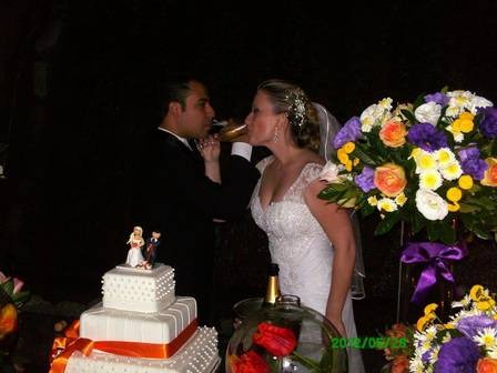 Foto de casamento de Érica e Leonardo Ceschini Foto: Facebook / Reprodução