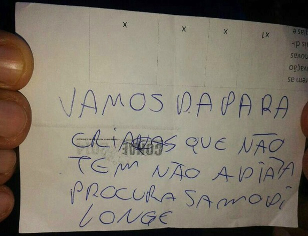 Bilhete deixado pelos ladrões que invadiram o Centro Municipal de Educação Infantil Malvina Poppi Pedrialli, em Londrina. O texto diz 'vamos dar para crianças que não tem não adianta procurar somos de longe