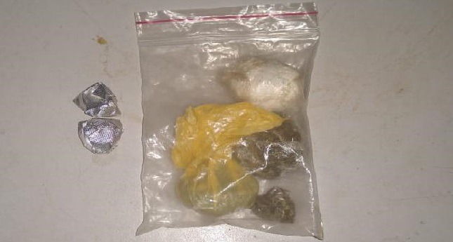 Durante o patrulhamento o jovem que estava parado em frente a uma escola foi autuado em flagrante. Foto: Polícia Militar