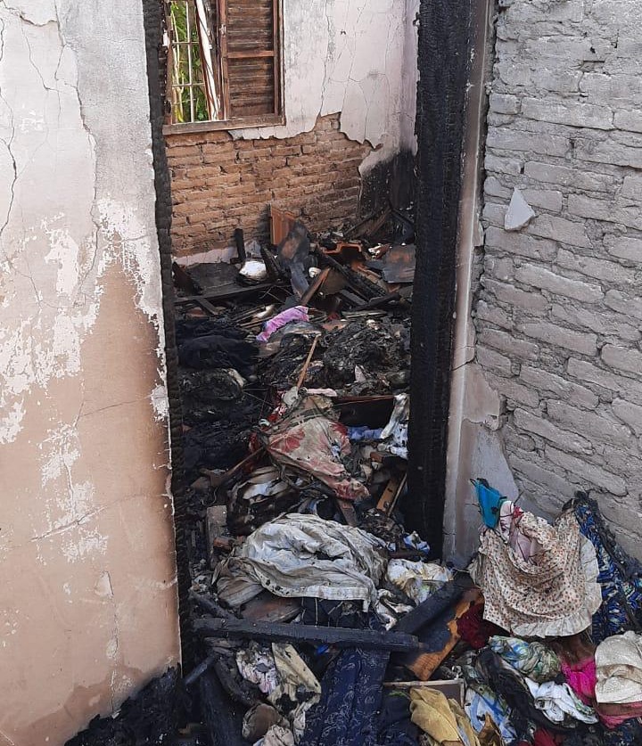 João estava em Barretos em uma consulta médica e, quando retornou, encontrou a casa completamente destruída. Foto: Arquivo pessoal.