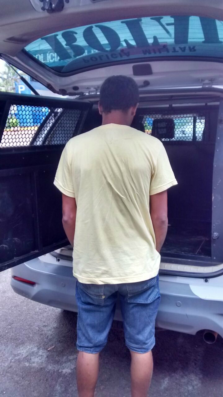 Menor detido (Foto Rádio Caçula)