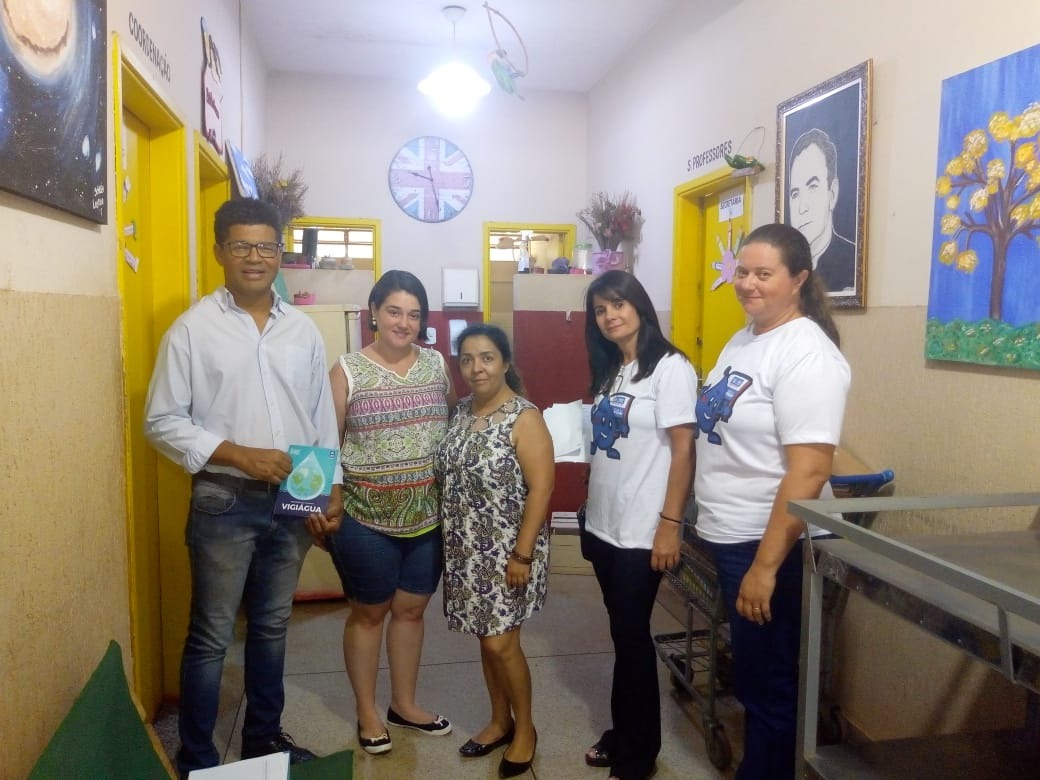 Equipes da Saúde estão percorrendo as Escolas Estaduais para levar a mensagem do Dia Mundial da Água.