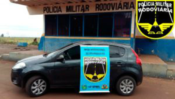 Após revista minuciosa no veículo, foi observado que a numeração do chassi e a do motor apresentava características de adulteração (Foto: Divulgação)
