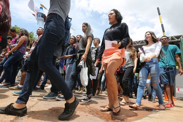 Ao todo, 3.687.527 estudantes solicitaram a isenção da taxa de inscrição. Foto: (Valter Campanato/Agência Brasil)