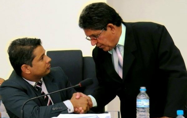 Jaime Dutra (na foto com Cicinho), que não chegou a ser afastado, recebeu R$ 42 mil em diárias até setembro (Foto: Arquivo)