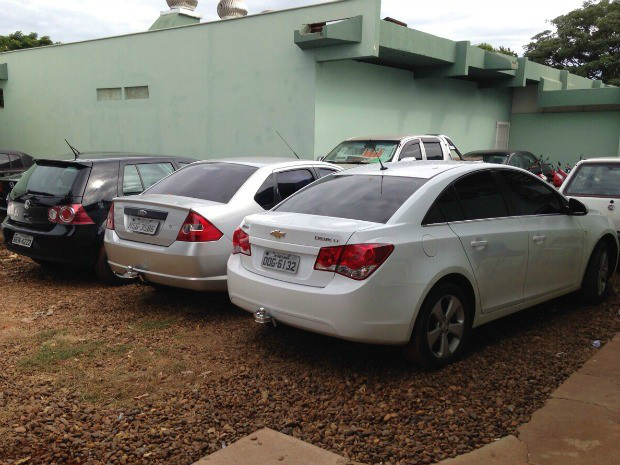 Veículos da quadrilha foram apreendidos em MS (Foto: Divulgação Polícia Civil/MS)