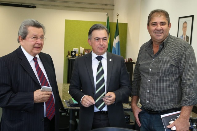 O deputado estadual Onevan de Matos, Secretário da Justiça e Segurança Pública Antônio Carlos Videira e o Prefeito de Novo Horizonte do Sul Marcílio Benedito.