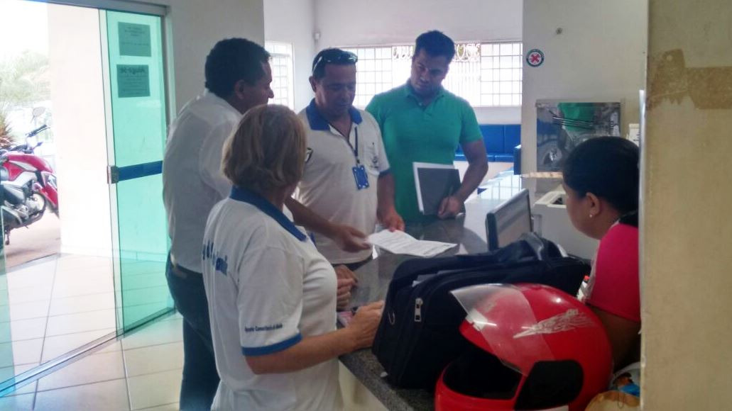 Vereador Rialino conversou com funcionários e pacientes