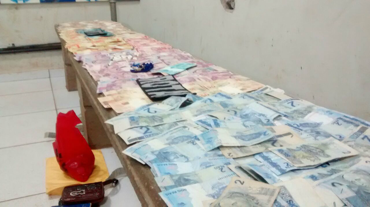 Dinheiro apreendido (Foto Rádio Caçula)