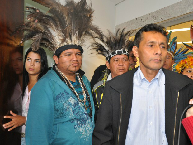 Indígenas no prédio DSEI nesta quarta em Campo GrandeFoto: G1 MS