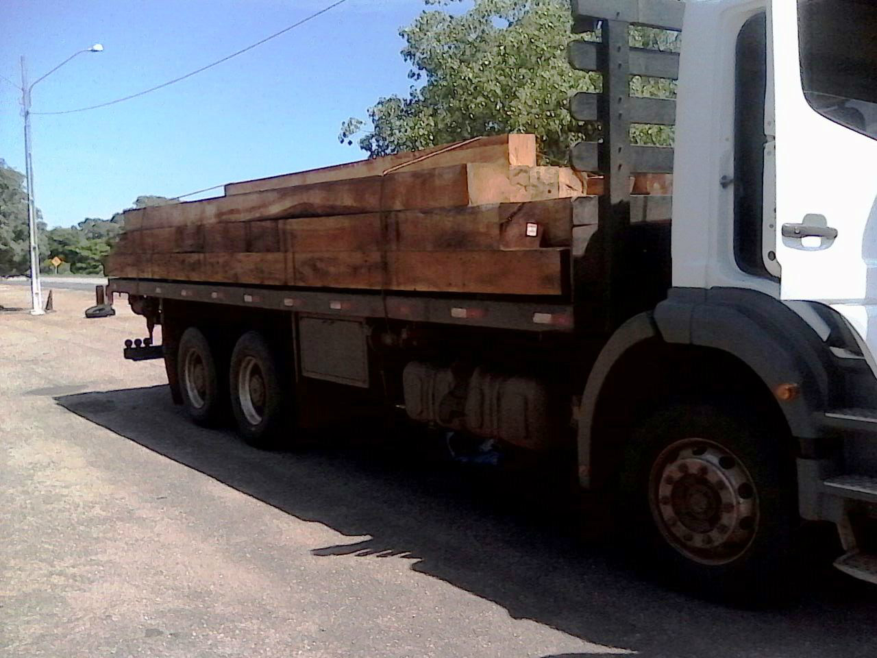 Caminhão apreendido (Foto Assessoria de Imprensa)