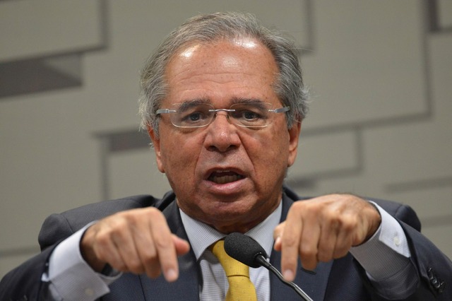 O ministro da Economia, Paulo Guedes, vai se reunir nesta segunda-feira (22) com o secretário de Previdência, Rogério Marinho, para tratar de eventuais mudanças no texto da PEC — Foto: Fabio Rodrigues Pozzebom/Agência Brasil