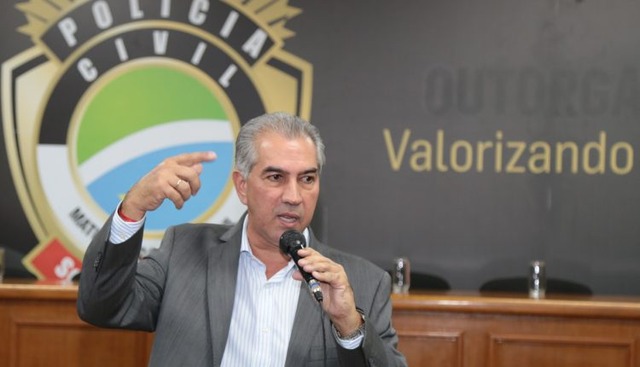 Demissões são assinadas pelo governador Reinaldo Azambuja. (Foto: Denilson Secreta/Governo)