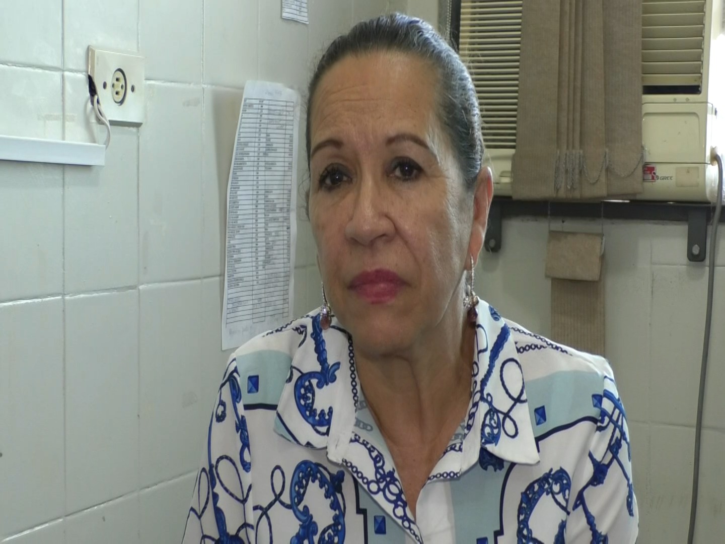 Secretária Municipal de Saúde Angelina Zuque  posicionou-se  sobre o assunto na manhã de hoje (23) e confirmou problemas de contratação de médicos para UPA. Foto: Anderson Soares / Rádio Caçula.