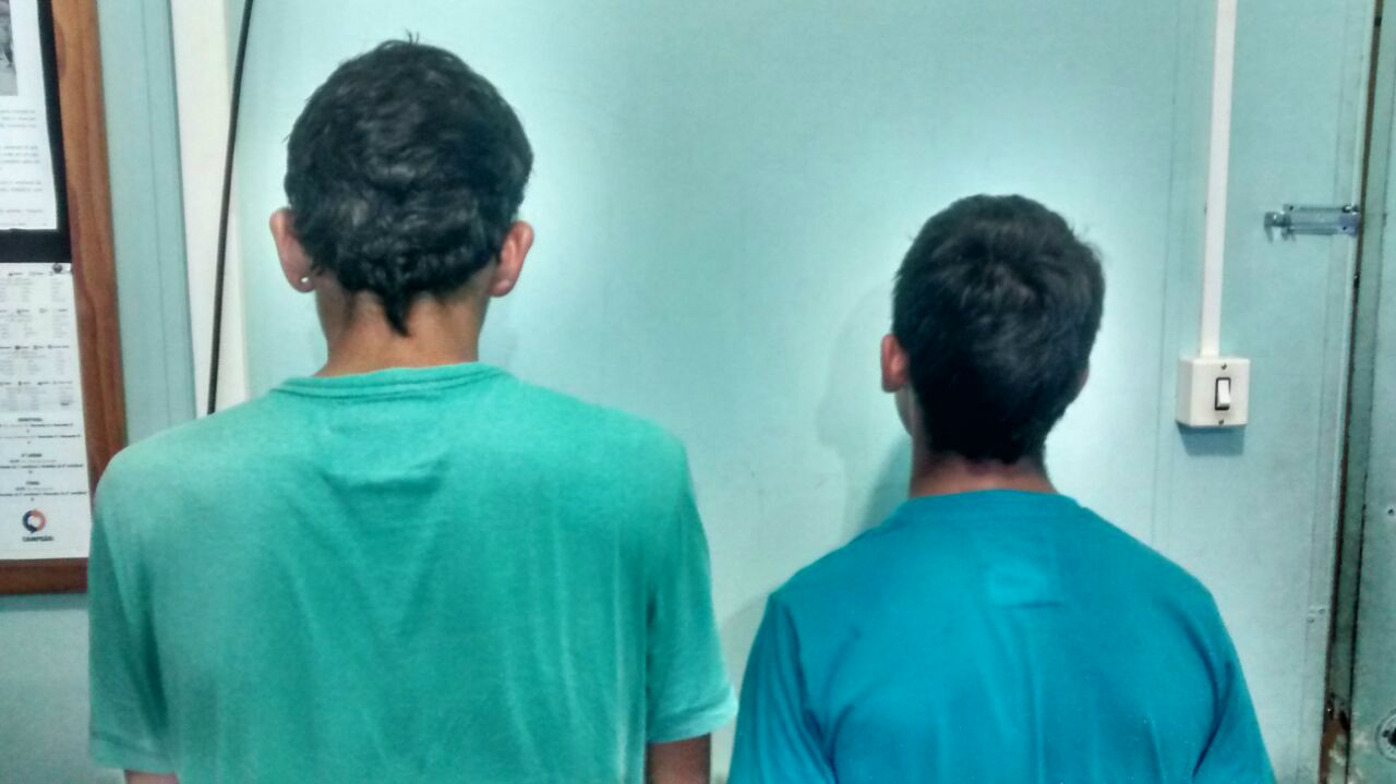 Menores apreendidos (Foto Rádio Caçula)