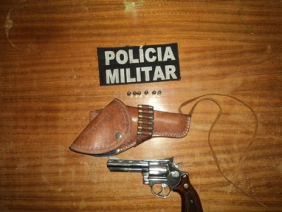 A arma foi apreendida pelos militares.Foto: Divulgação