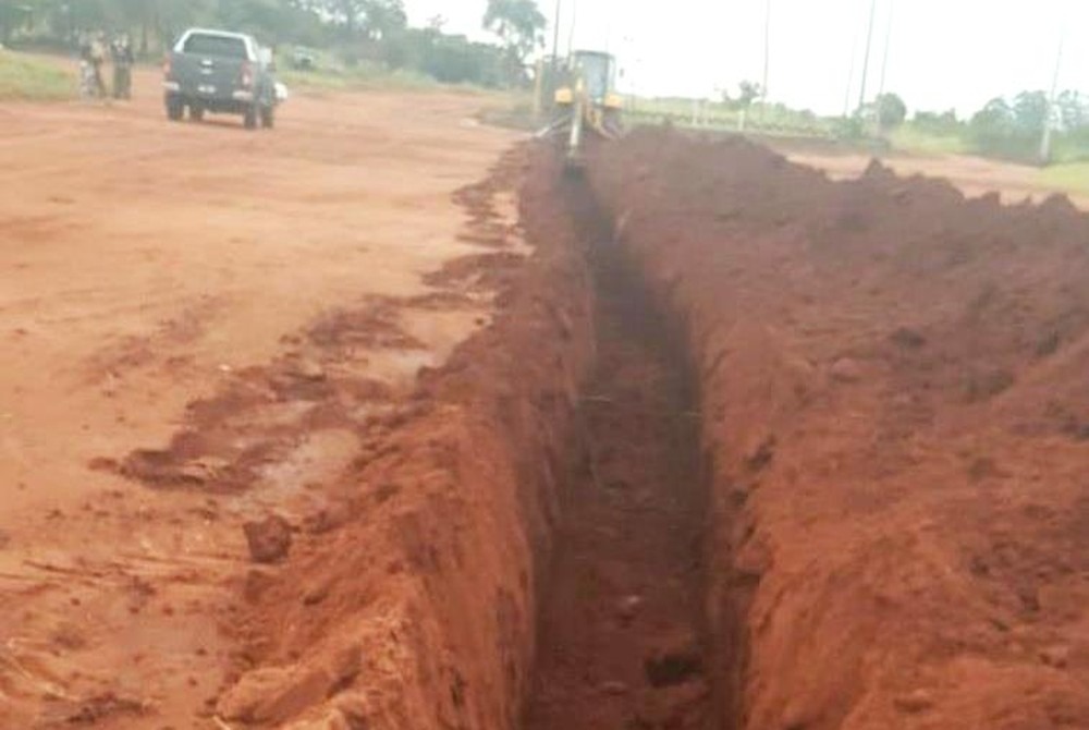 Valas sendo abertas na fronteira Brasil - Paraguai — Foto: Gazeta News