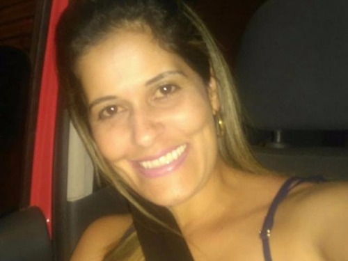 Thaís estava em milharal e estado debilitado quando foi encontrada no começo desta noite (Foto: Facebook/Reprodução)