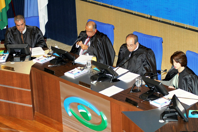 Conselheiros na reunião da 2ª Câmara do TCE/MS no dia 3/9.