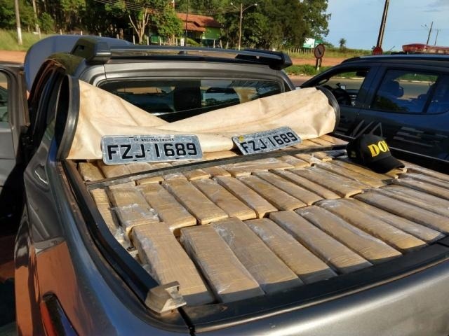 Fiat Toro transportava 936 quilos de maconha (Foto: Divulgação)