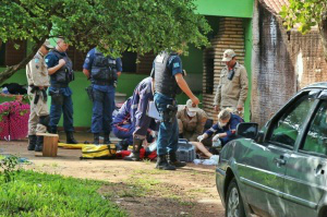 Jovem de 18 anos não resistiu e morreu após ser baleada (Foto: Fernando Antunes)