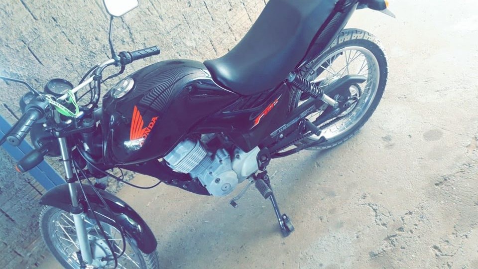 A moto Honda Fan 125, de cor preta, com placa NRI8011 de Três Lagoas foi furtada nesta quarta-feira (24), no bairro São Carlos.