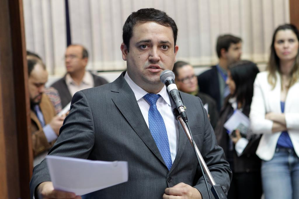 Deputado Márcio Fernandes é autor da lei que garante até 90% da restituição da Matrícula 