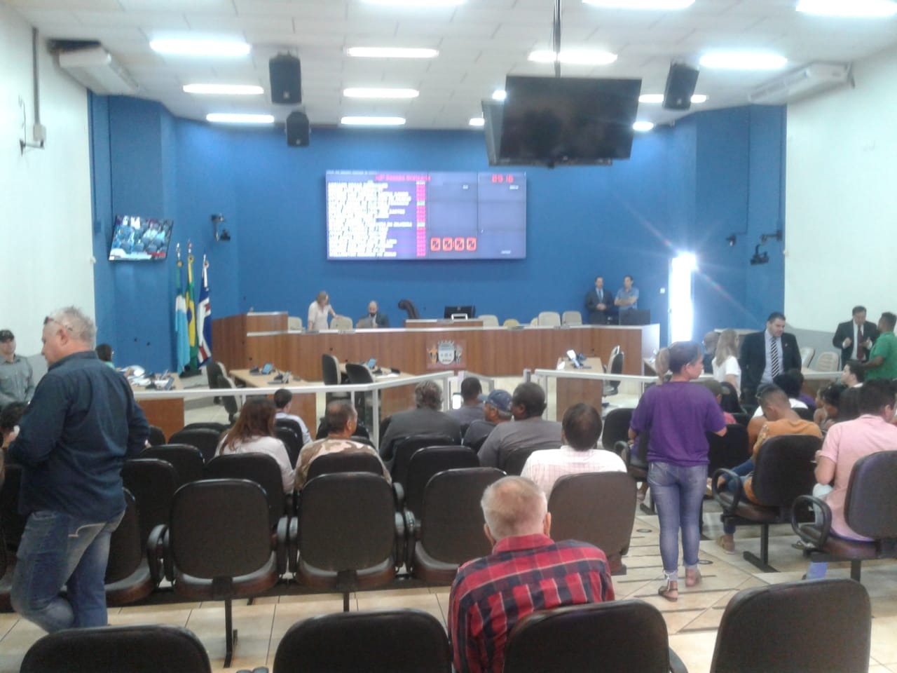 Durante a sessão ordinária desta manhã de terça (7) Mariza Rocha foi cassada.; Foto: Rádio Caçula.