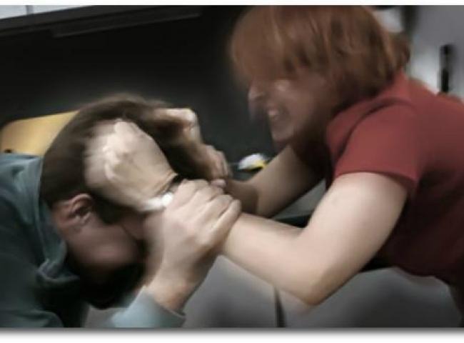 A vítima, agredida com socos no peito, nas costas e arranhões até se desvencilhar da autora. Foto: Divulgação