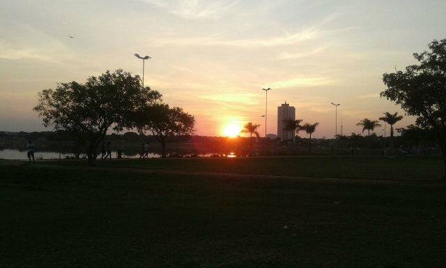 Foto: Lagoa Maior ao pôr do sol. Marcio Ribeiro/ Rádio Caçula.