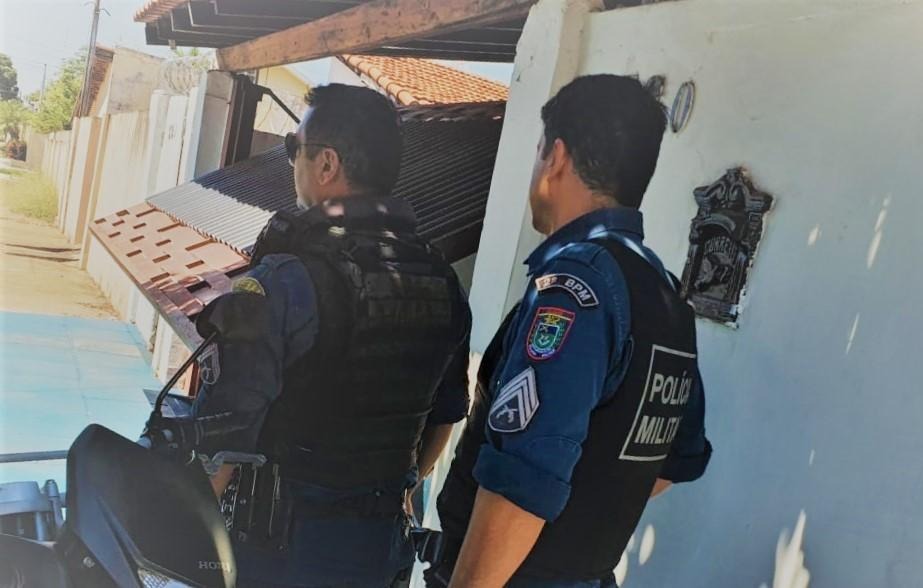 Agente de endemias chama polícia após idoso de 77 ter mostrado um revólver