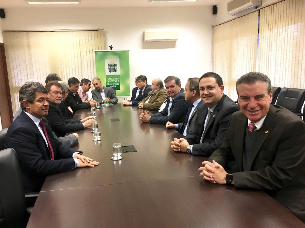 Reunião com o Governador contou com a presença de vários deputados, entre eles, Eduardo Rocha (PMDB) 