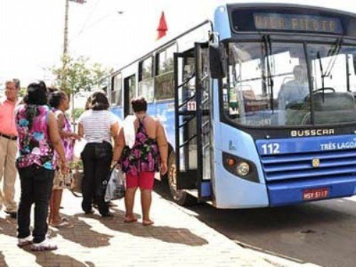 Confira como ficam os horários e itinerários do transporte coletivo durante o Carnaval em TL. Foto: Rádio Calula
