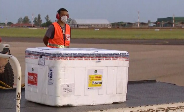 Novas doses de vacinas chegam em Campo Grande — Foto: TV Morena