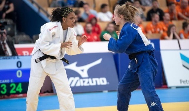 Alexia Vitoria Nascimento (de quimono branco) é destaque da equipe sul-mato-grossense - Foto: Divulgação/EJU