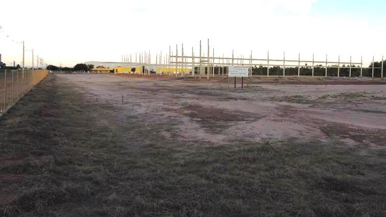Área já estava cercada e com terraplanagem feita antes mesmo de ter sido aprovado sua doação
