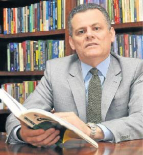 Foto: Arquivo/Correio do EstadoAndré Borges Netto diz muitos partidos registram candidaturas apenas para cumprir porcentagem