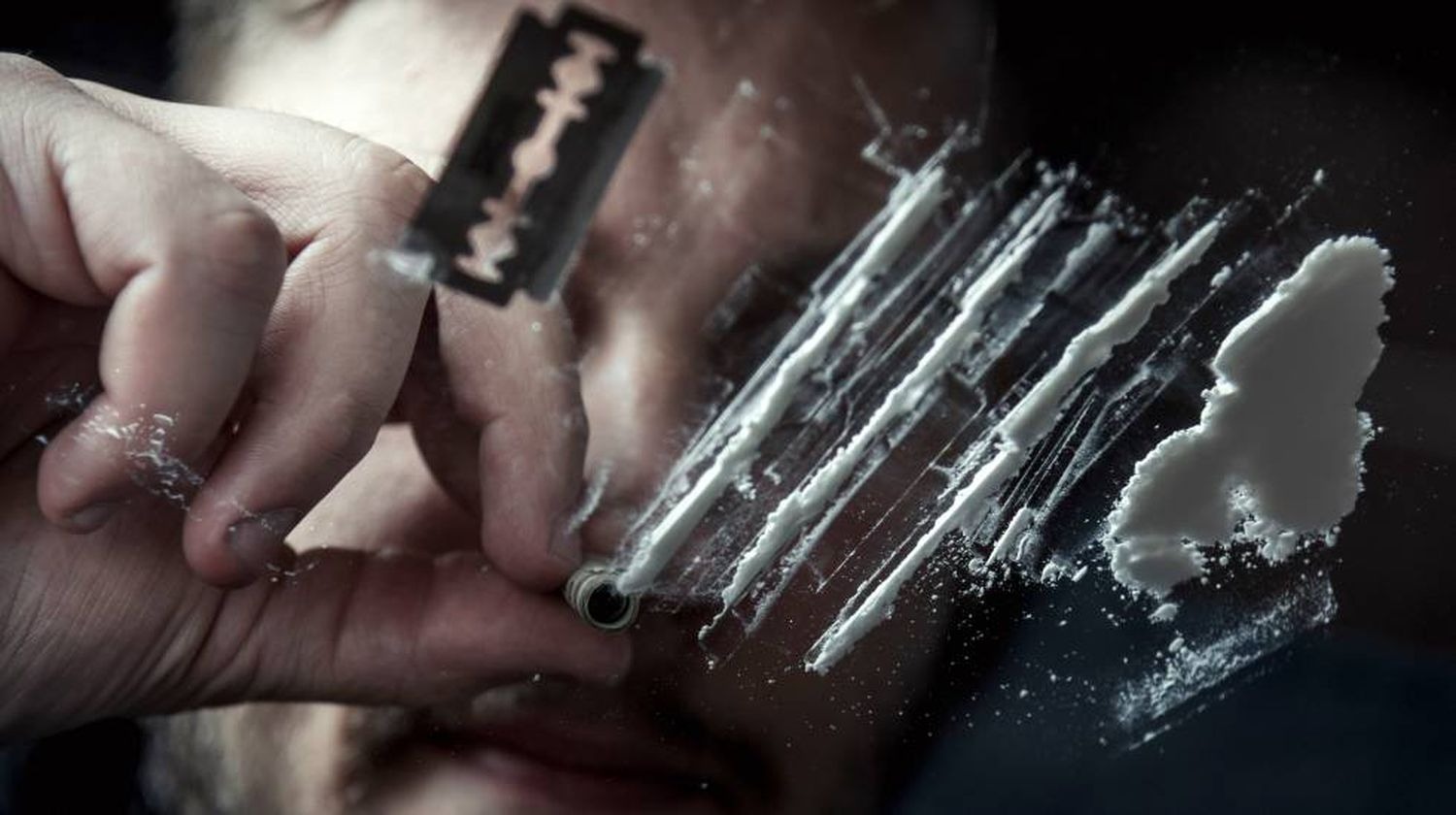 As mulheres que estavam na casa afirmaram para os militares, que estavam na casa ‘cheirando pó’ porém nenhuma droga foi encontrada [Imagem Ilustrativa}